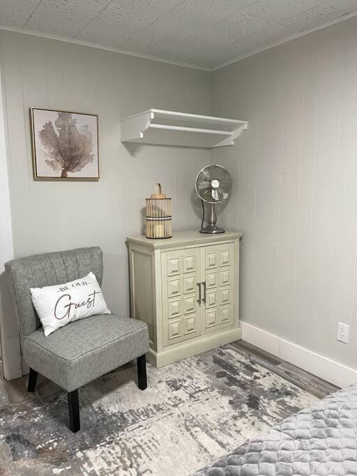 Spacious 1 Bedroom Cottage Close To Everything 3 Edgecomb Exterior photo